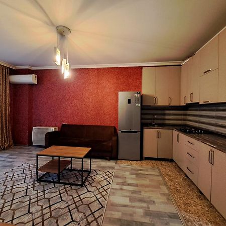 Karvi Hostel & Suites บาทูมิ ภายนอก รูปภาพ