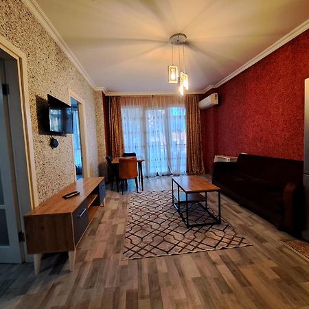 Karvi Hostel & Suites บาทูมิ ภายนอก รูปภาพ