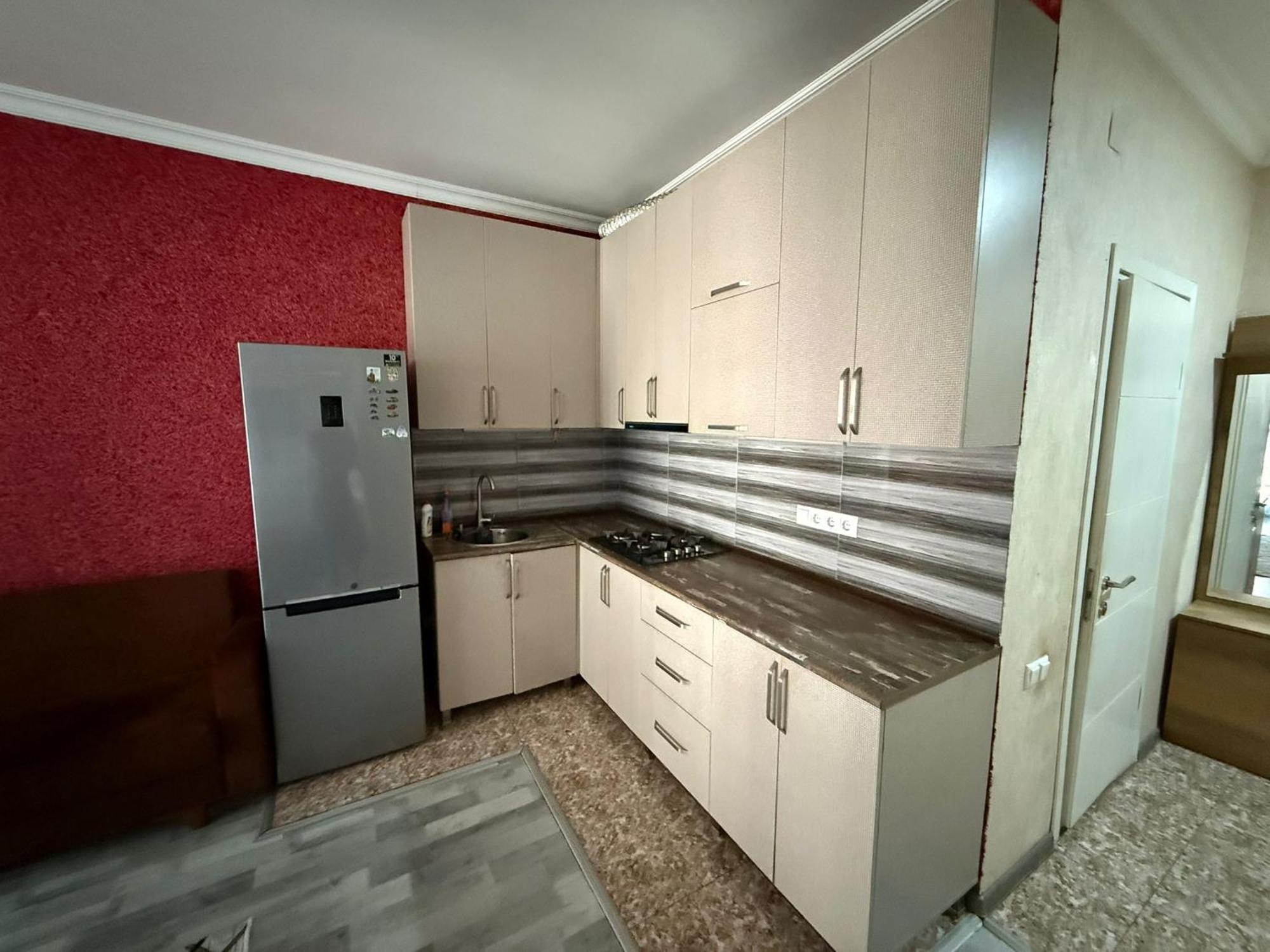 Karvi Hostel & Suites บาทูมิ ภายนอก รูปภาพ