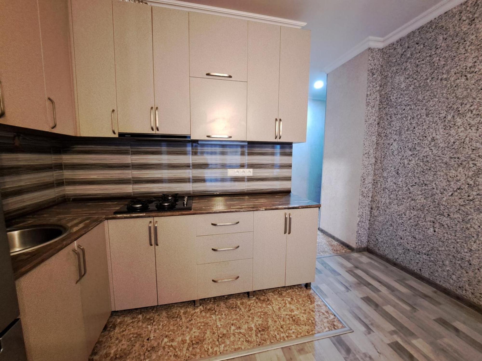 Karvi Hostel & Suites บาทูมิ ภายนอก รูปภาพ