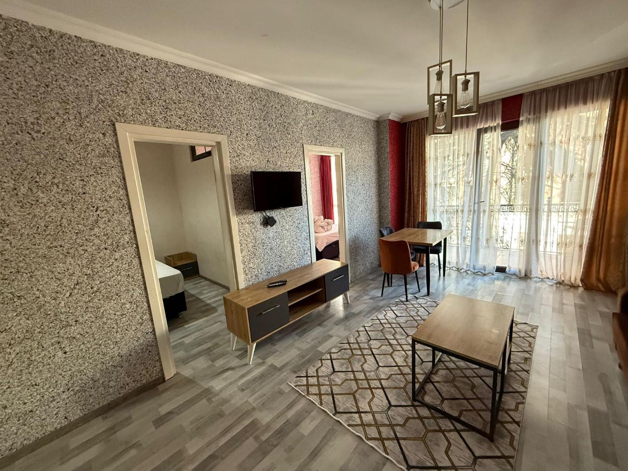Karvi Hostel & Suites บาทูมิ ภายนอก รูปภาพ