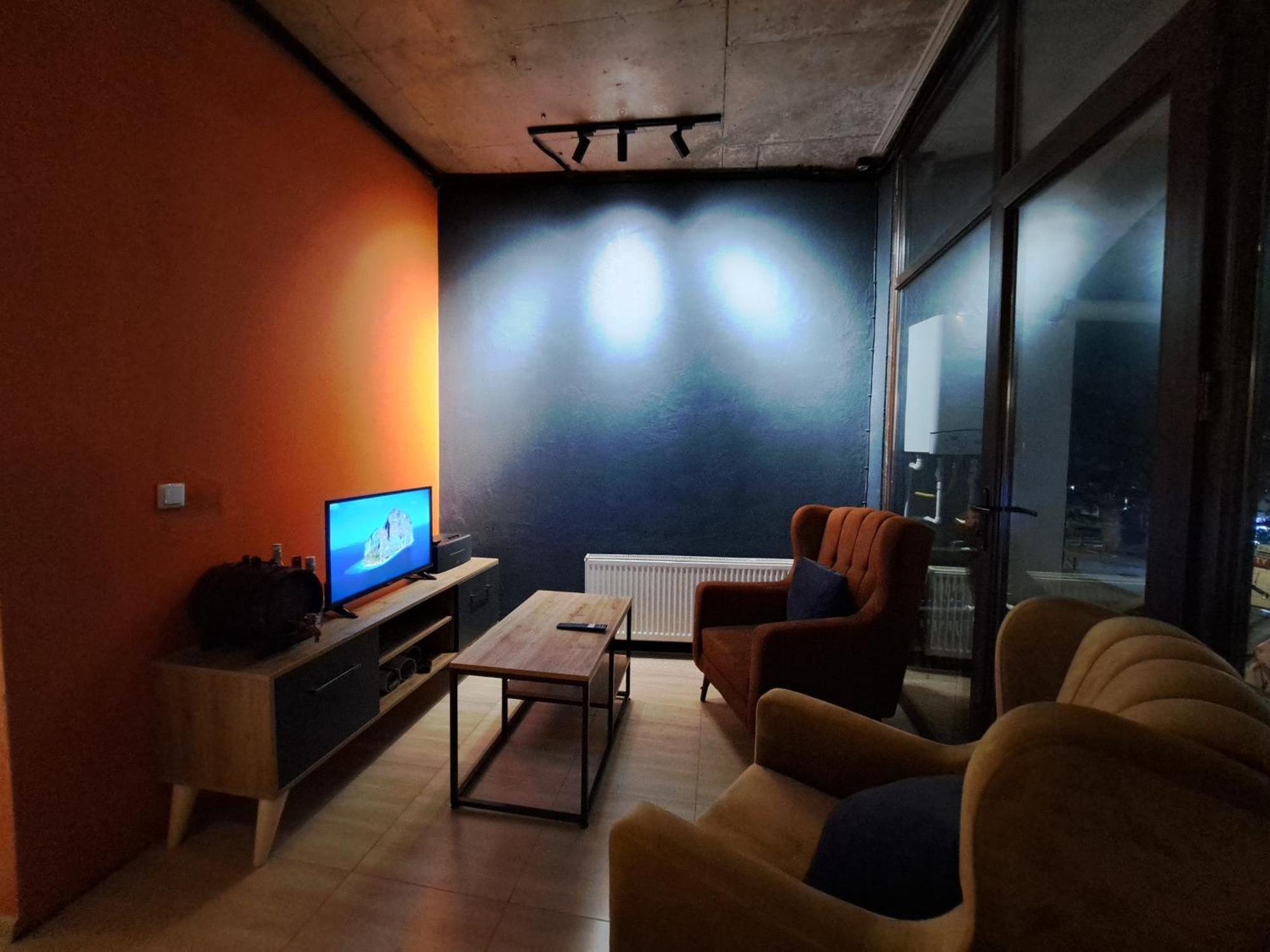 Karvi Hostel & Suites บาทูมิ ภายนอก รูปภาพ