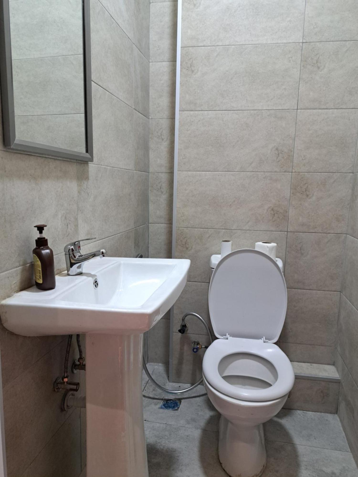 Karvi Hostel & Suites บาทูมิ ภายนอก รูปภาพ