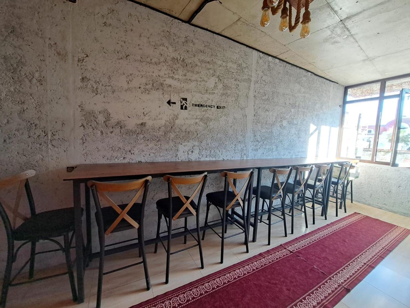 Karvi Hostel & Suites บาทูมิ ภายนอก รูปภาพ