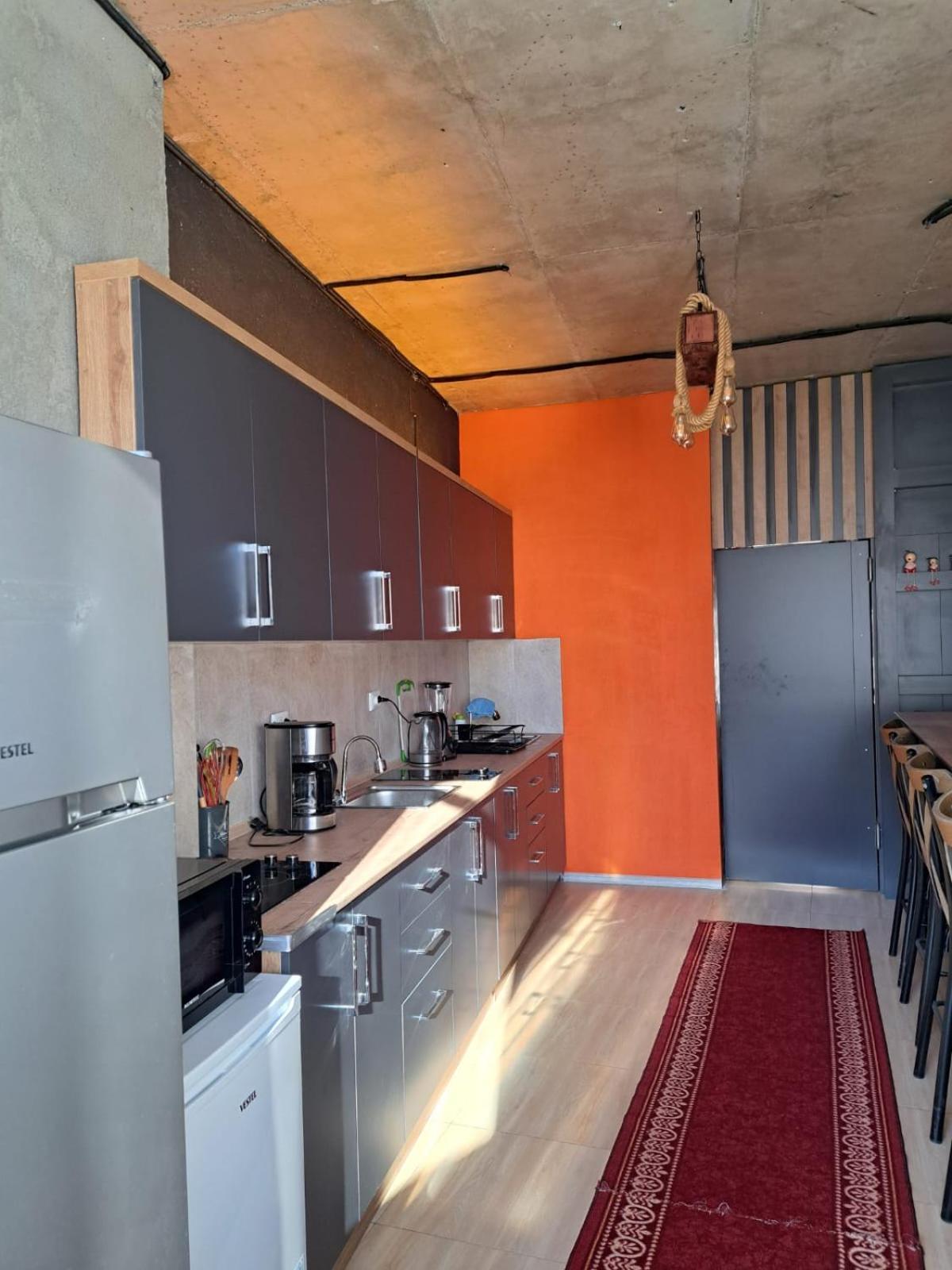 Karvi Hostel & Suites บาทูมิ ภายนอก รูปภาพ
